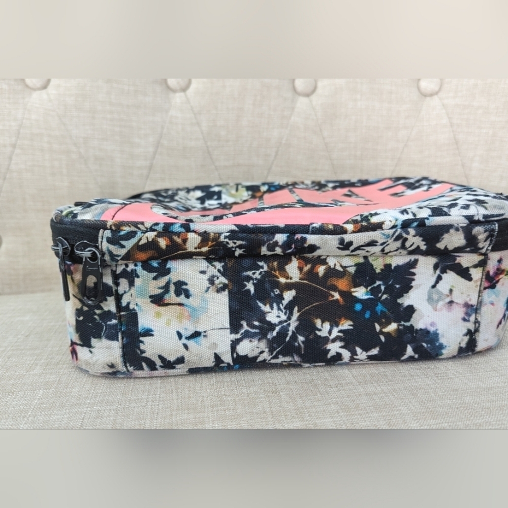 NIKE Lunch Box Insulated With Hard Shell - Picture 9 of 15